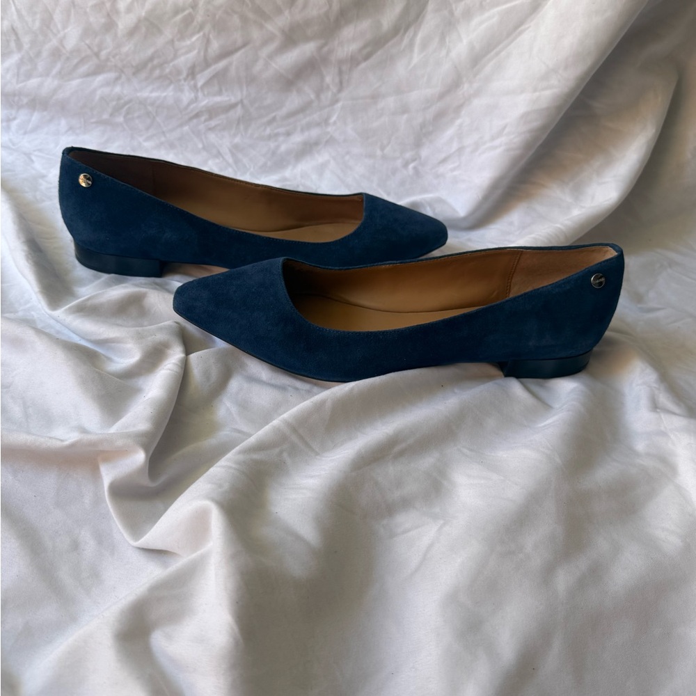 Calvin Klein Navy Suede Flats – Size 9